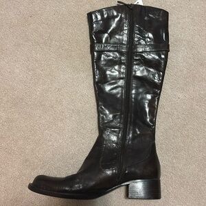 NEW - Dark brown leather upper boots